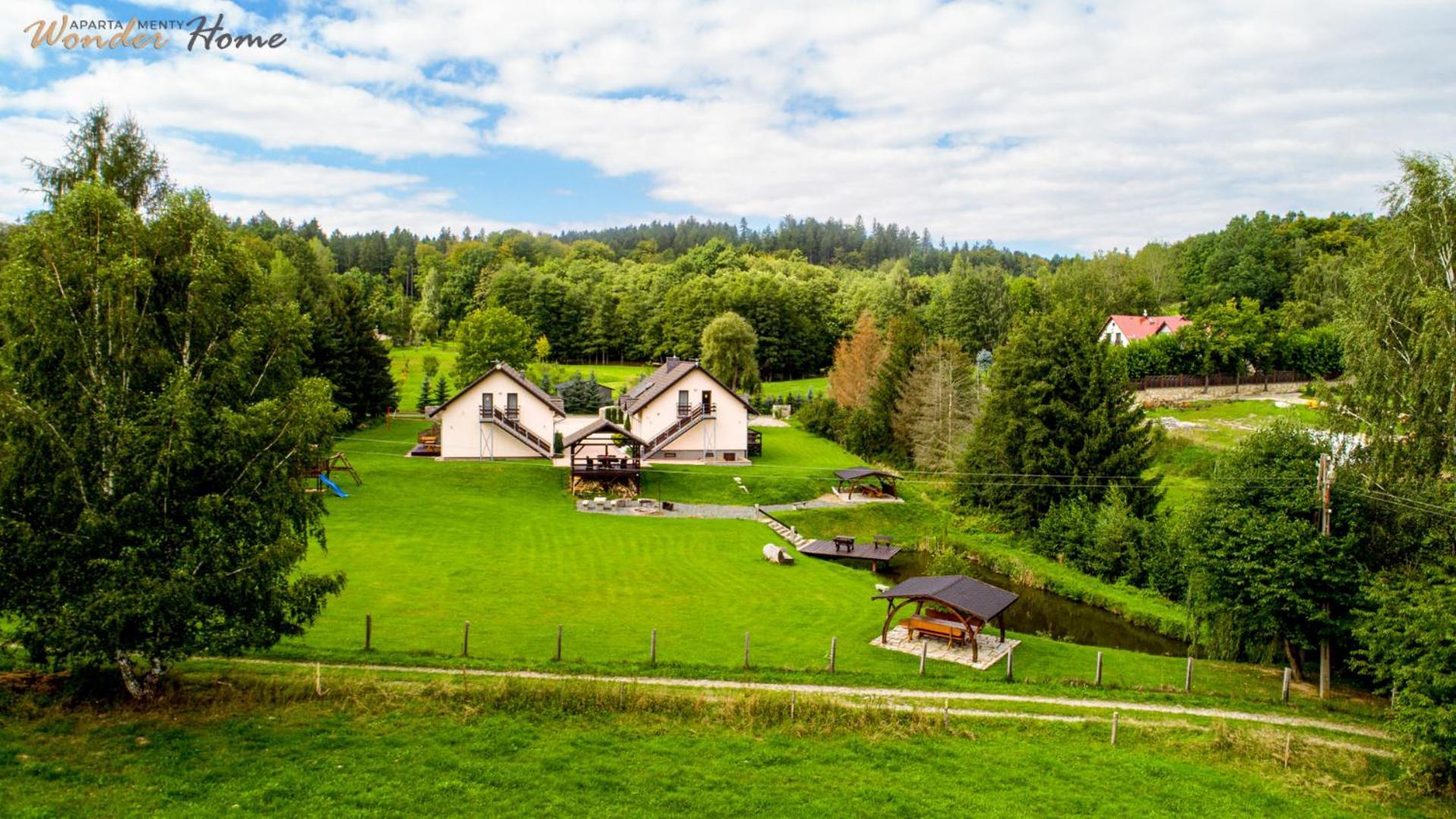 Apartamenty Czerwony Dworek - Duzy Teren Zielony, Plac Zabaw, Miejsce Na Grilla I Staw Z Mozliwoscia Wedkowania, Boisko ミスワコビツェ エクステリア 写真